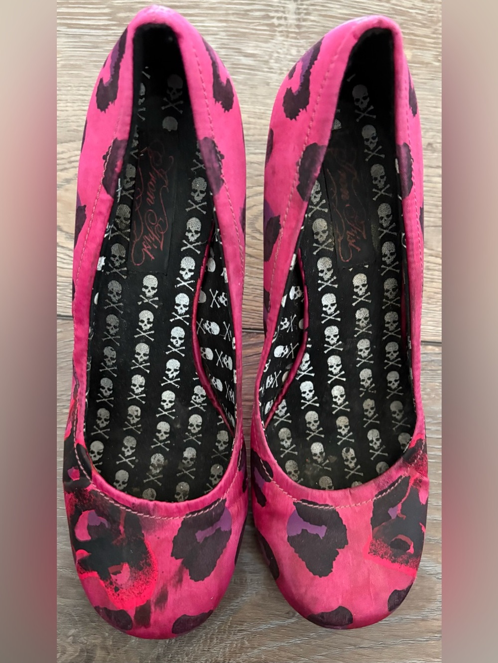 VINTAGE IRON FIST HOT PINK LEOPARD SKULL HEELS